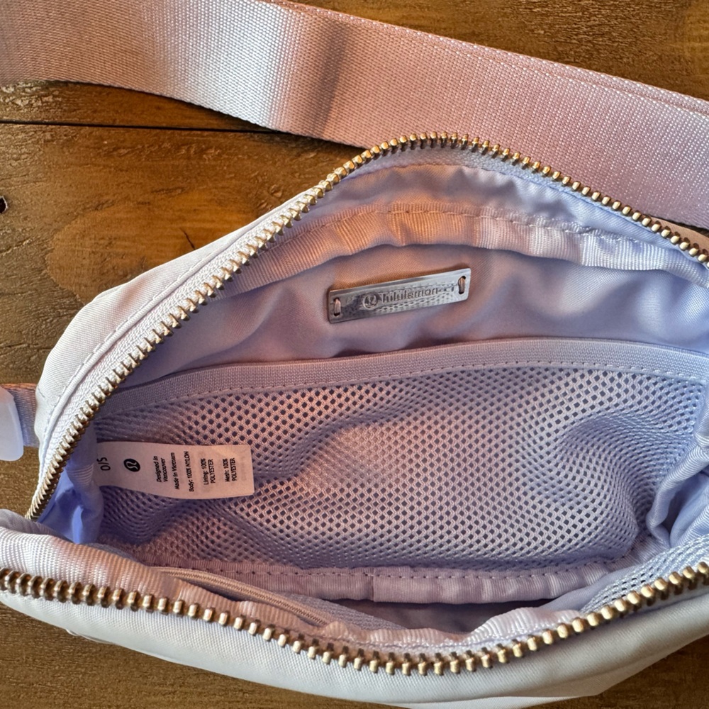 Lululemon 1L Belt Bag - Picture 3 of 3